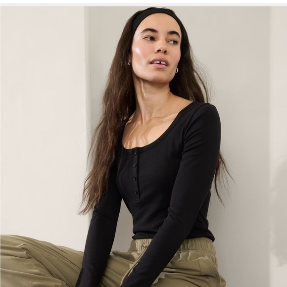 NWT ATHLETA SIGNATURE RIB HENLEY TOP Long sleeve Black XS - Picture 1 of 7